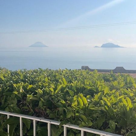 'A Alera Room & Breakfast Malfa  Bagian luar foto