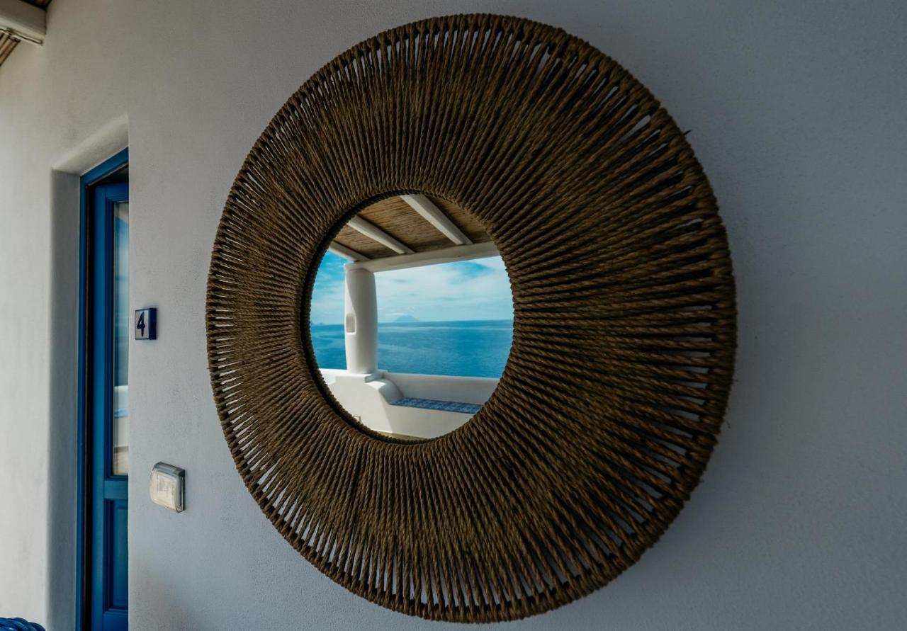 'A Alera Room & Breakfast Malfa  Bagian luar foto