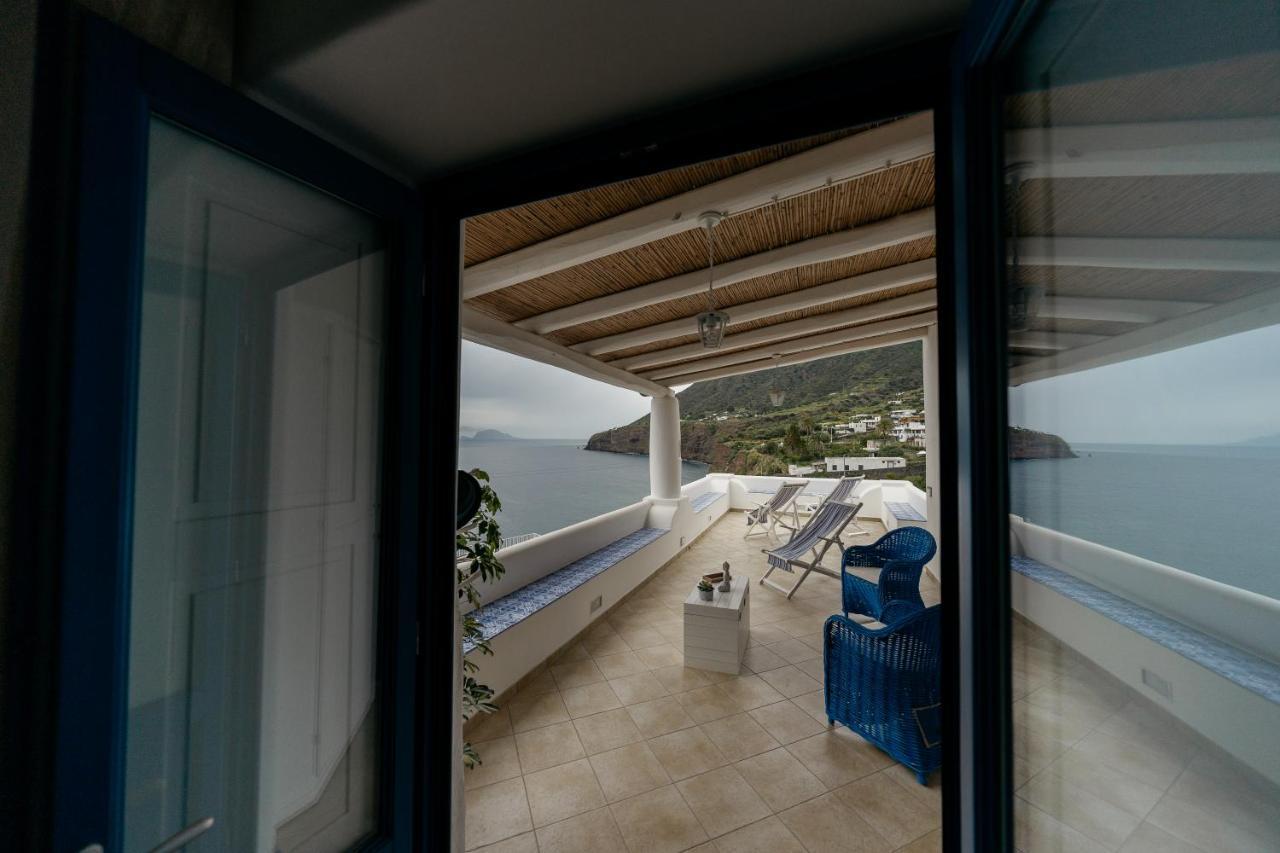 'A Alera Room & Breakfast Malfa  Bagian luar foto