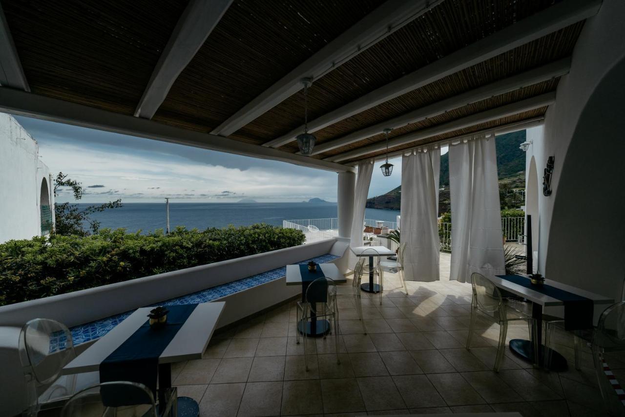 'A Alera Room & Breakfast Malfa  Bagian luar foto