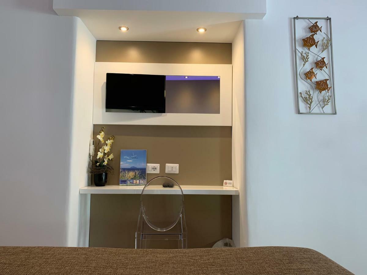 'A Alera Room & Breakfast Malfa  Bagian luar foto
